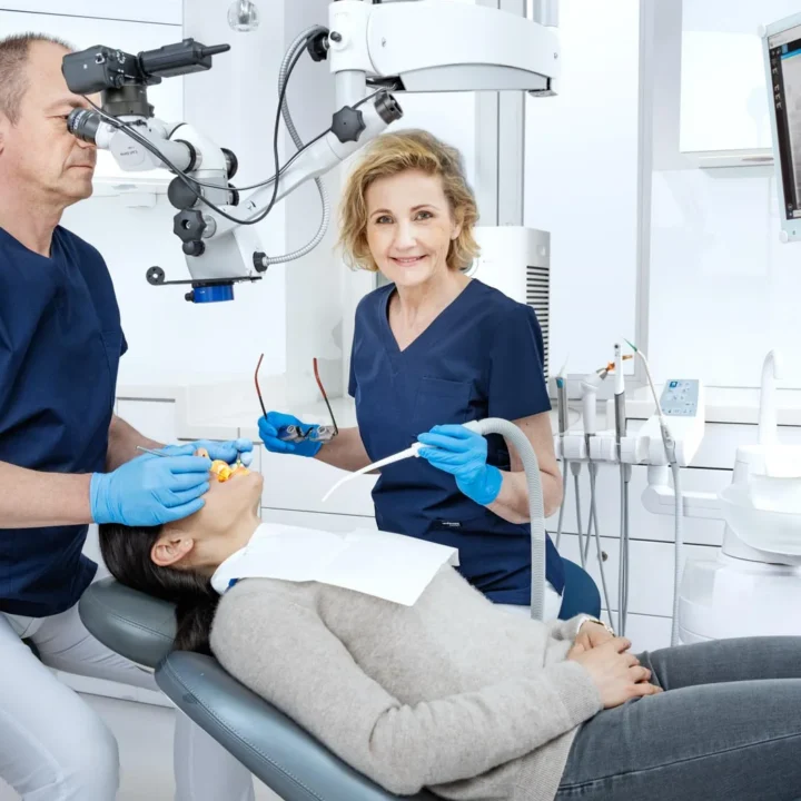 Implant zastępujący pojedynczy ząb